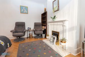 Sitting Room- click for photo gallery